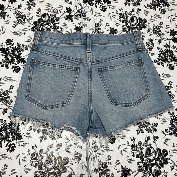 Madewell Relaxed Denim Distressed Shorts in Cedarcroft Wash Women’s Size 23 - Picture 4 of 9